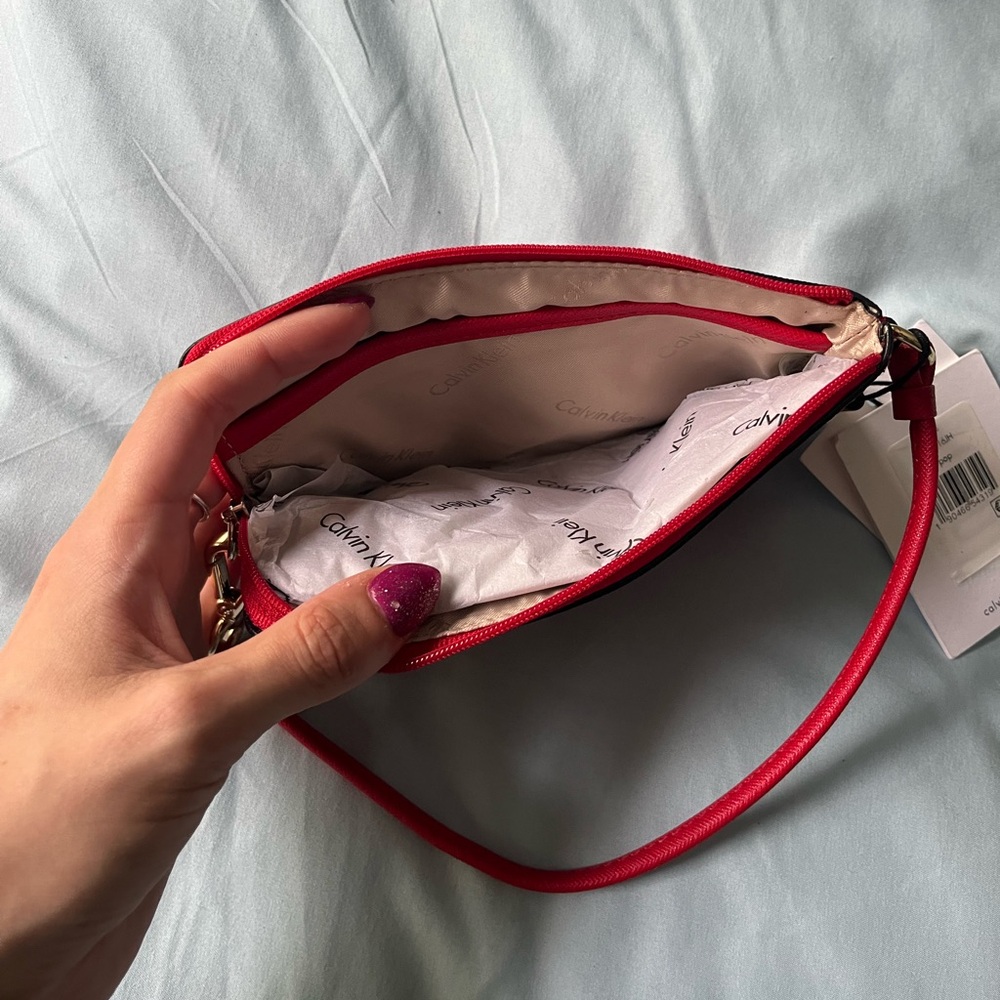 NWT Calvin Klein Leather Wristlet - Picture 6 of 7